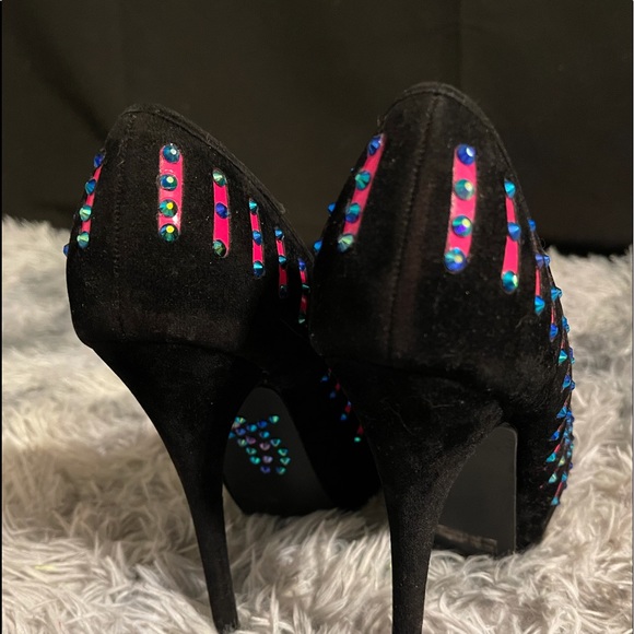 Black heels, pink accents size 8.5 - Picture 5 of 6